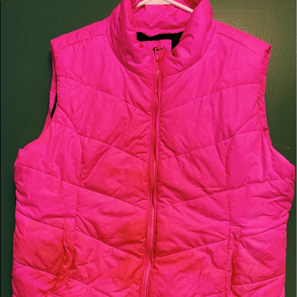 pink vest